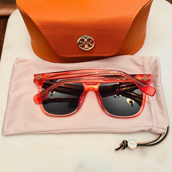 Tory Burch Rose-Tinted Pink Sunglasses w/a Tan Tory Burch Dust Bag & Case (EUC) - Picture 11 of 13